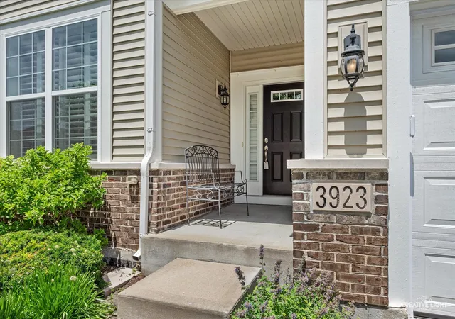 4th image of 3923 Chesapeake Ln, Naperville, IL 60564 | MLS# 12693101