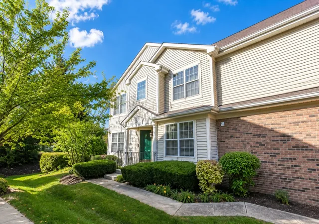 Homes for sale in Schaumburg, IL | 54 Egg Harbour Ct, Schaumburg, IL 60173 | MLS# 12693107