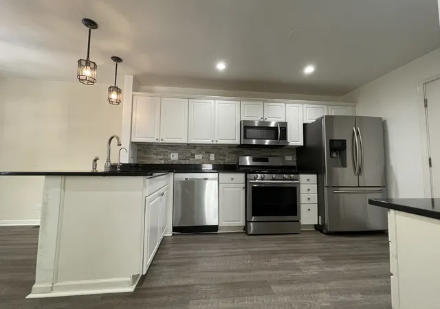 Homes for sale in Schaumburg, IL | 54 Egg Harbour Ct, Schaumburg, IL 60173 | MLS# 12693107
