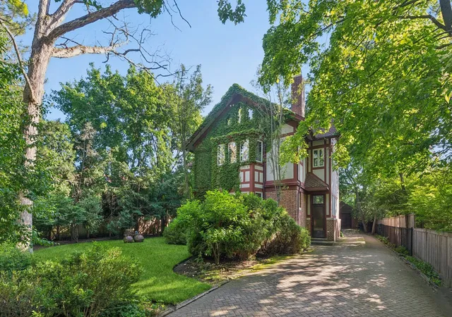 1st image of 770 Sheridan Rd, Glencoe, IL 60022 | MLS# 12693119