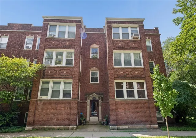 Homes for sale in Chicago, IL | 1969 W Winona St #3, Chicago, IL 60640 | MLS# 12693133