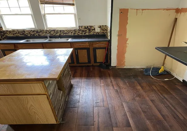 Photo 3 of Sale Pending at 14851 Perry Ave, South Holland, IL 60473 | MLS# 12693207 | Listing updated on 2026-09-14