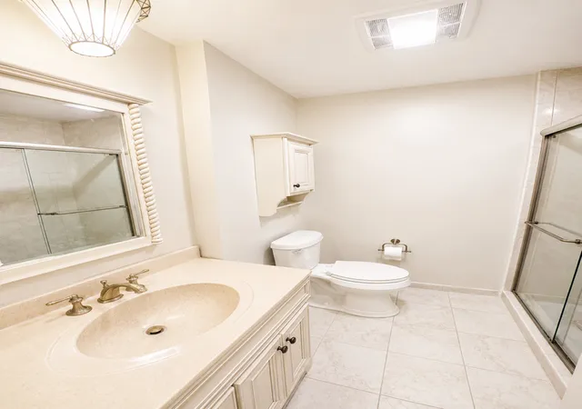 2nd image of 1401 Burr Oak Rd, Hinsdale, IL 60521