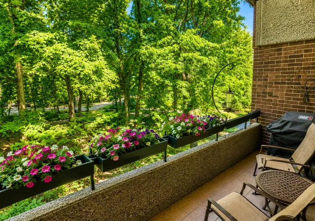 12th image of 1401 Burr Oak Rd #303B, Hinsdale, IL 60521 | MLS# 12693232
