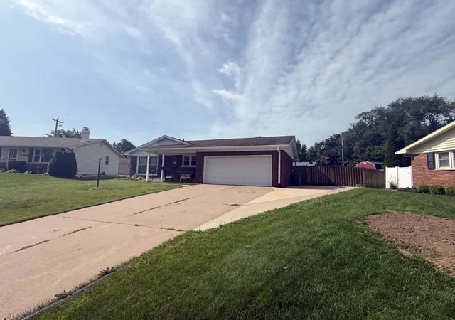 Photo 2 of Single family home for sale at 442 31st Avenue, East Moline, IL 61244 | MLS# 12693251 | Listing updated on 2026-08-13