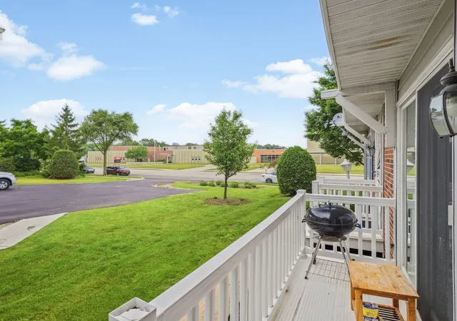 3rd image of 306 Milton Ct #B, Bloomingdale, IL 60108 | MLS# 12693260