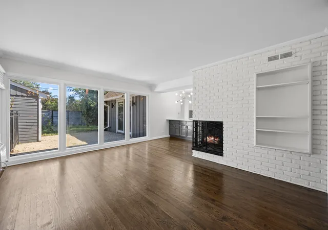 Photo 3 of Single family home for sale at 2207 Crawford Ave, Evanston, IL 60201 | MLS# 12693326 | Listing updated on 2026-09-22