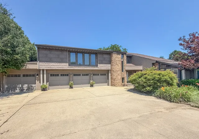 Photo 2 of Single family home for sale at 1171 Gloria Ct, Monticello, IL 61856 | MLS# 12693373 | Listing updated on 2026-07-21