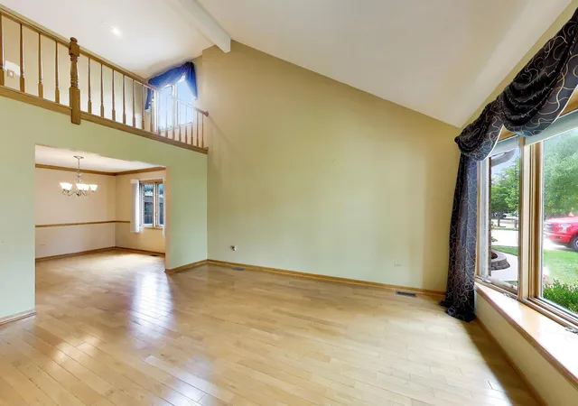 Photo 3 of Sale Pending at 443 N Tara Ln, Addison, IL 60101 | MLS# 12693441 | Listing updated on 2026-10-07