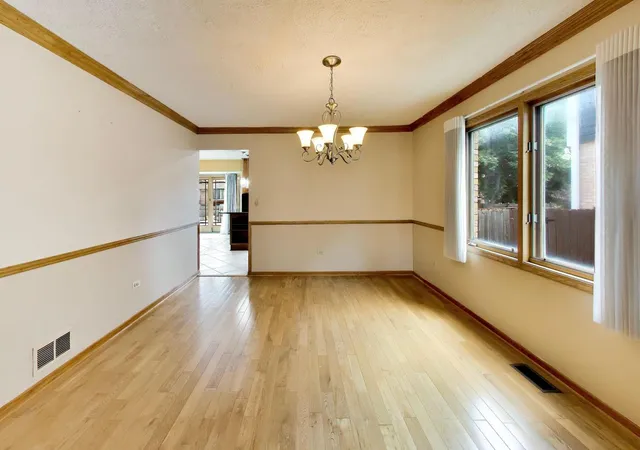 Photo 4 of Sale Pending at 443 N Tara Ln, Addison, IL 60101 | MLS# 12693441 | Listing updated on 2026-10-07