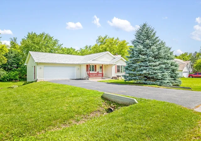Homes for sale in Poplar Grove, IL | 117 Pembroke Rd Sw, Poplar Grove, IL 61065 | MLS# 12693444