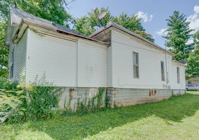 Homes for sale in Mt Vernon, IL | 409 Jordan St, Mt Vernon, IL 62864 | MLS# 12693448