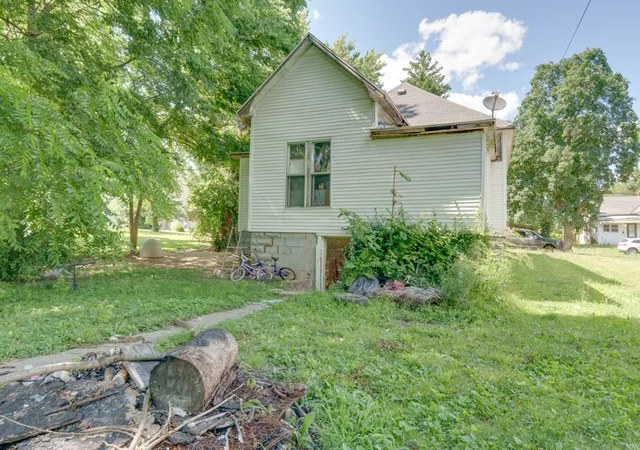Homes for sale in Mt Vernon, IL | 409 Jordan St, Mt Vernon, IL 62864 | MLS# 12693448