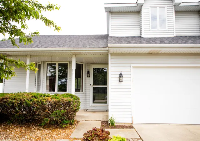 Photo 1 of Single family home for sale at 429 San Carlos Rd, Minooka, IL 60447 | MLS# 12693487 | Listing updated on 2026-09-12