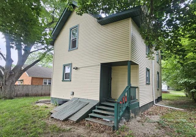 Homes for sale in Rockford, IL | 2217 Latham St, Rockford, IL 61103 | MLS# 12693517