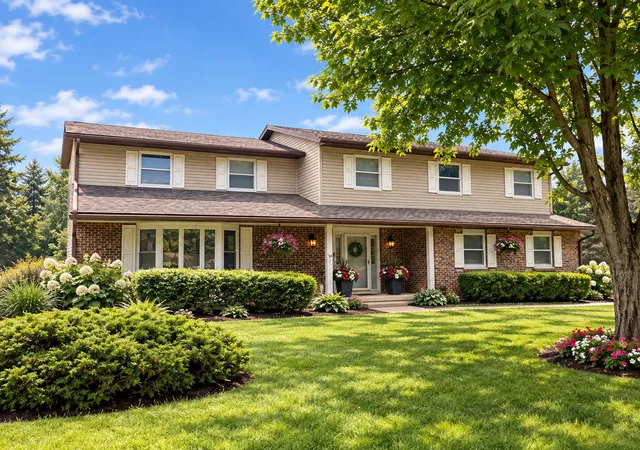 Photo 1 of Single family home for sale at 5017 Kenneth Dr, Crystal Lake, IL 60014 | MLS# 12693527 | Listing updated on 2026-10-05