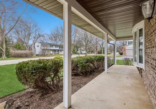 2nd image of 5017 Kenneth Dr, Crystal Lake, IL 60014 | MLS# 12693527