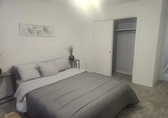 Photo 3 of Condo for sale at 10425 S Hale Ave #1C, Chicago, IL 60643 | MLS# 12693537 | Listing updated on 2026-09-28