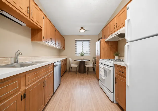 Listing Photo 5 - Condo for sale in building located at 10521 S Roberts Rd, Palos Hills, IL 60465 - Unit #3A