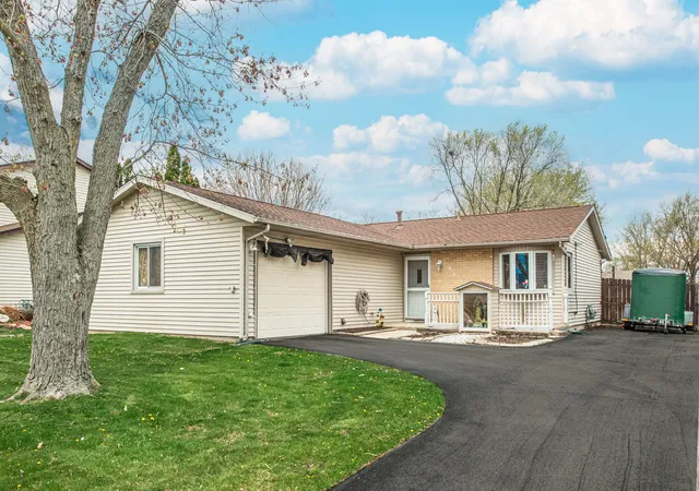 Homes for sale in Romeoville, IL | 810 Oakton Ave, Romeoville, IL 60446 | MLS# 12693568