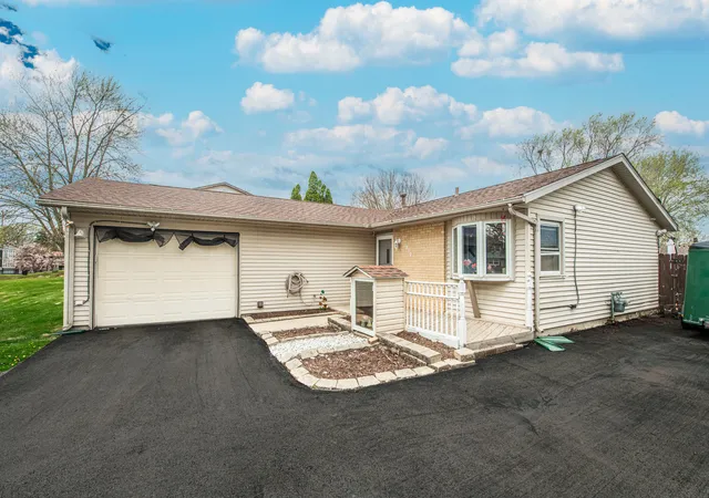 Homes for sale in Romeoville, IL | 810 Oakton Ave, Romeoville, IL 60446 | MLS# 12693568