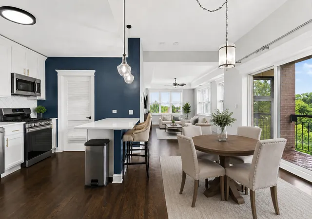 Listing Photo 4 - Condo for sale in building located at 2510 W Irving Park Rd, Chicago, IL 60618 - Unit #401