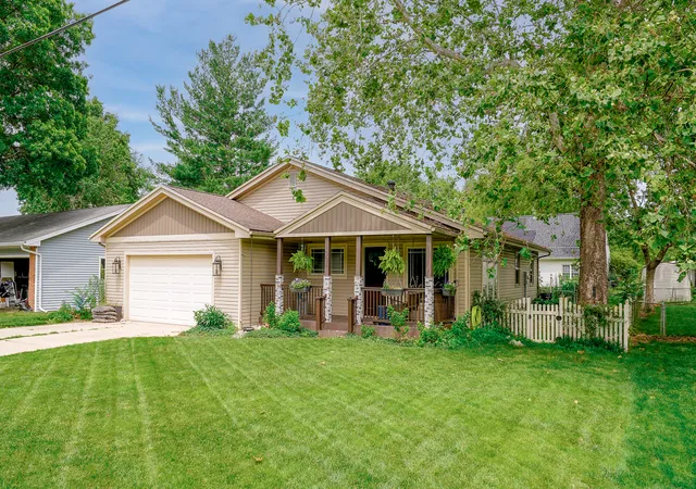 49th image of 1004 S Division St, Mahomet, IL 61853 | MLS# 12693610