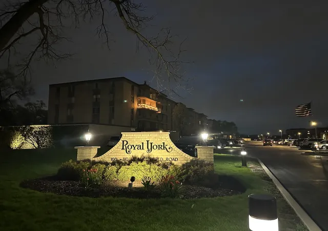 Homes for sale in Elmhurst, IL | 110 W Butterfield Rd #402S, Elmhurst, IL 60126 | MLS# 12693646