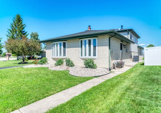 2nd image of 16829 Creekside Ave, Tinley Park, IL 60487 | MLS# 12693657