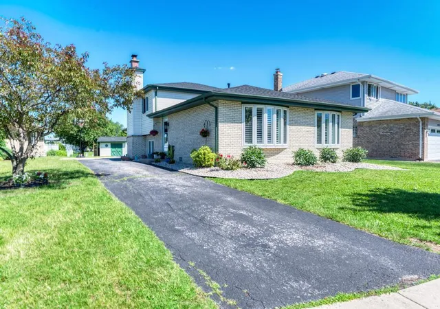 30th image of 16829 Creekside Ave, Tinley Park, IL 60487 | MLS# 12693657