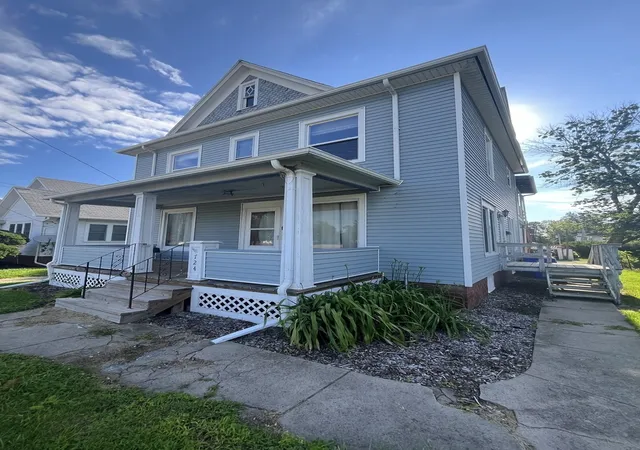 Homes for sale in Kewanee, IL | 724 S Main St, Kewanee, IL 61443 | MLS# 12693676