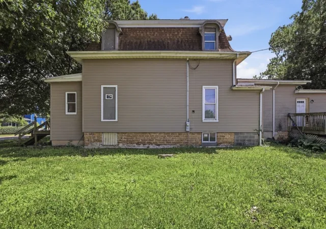 Photo 7 of Single family home for sale at 711 5th Avenue, Sterling, IL 61081 | MLS# 12693734 | Listing updated on 2026-09-03