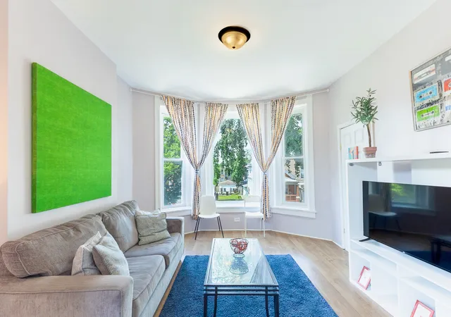 Listing Photo 3 - Condo for sale in building located at 1913 S Troy St, Chicago, IL 60623