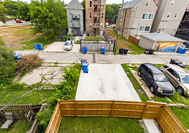 Listing Photo 2 - Condo for sale in building located at 1913 S Troy St, Chicago, IL 60623 - Unit #