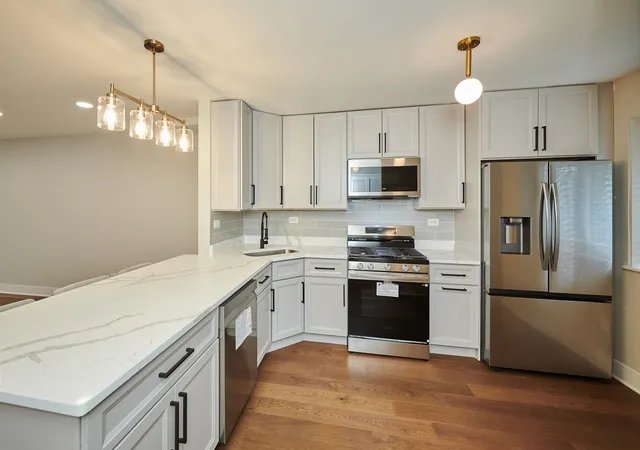 Homes for sale in Chicago, IL | 7074 N Ridge Blvd, Chicago, IL 60645