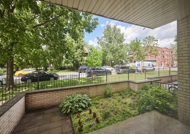 Homes for sale in Chicago, IL | 7074 N Ridge Blvd, Chicago, IL 60645