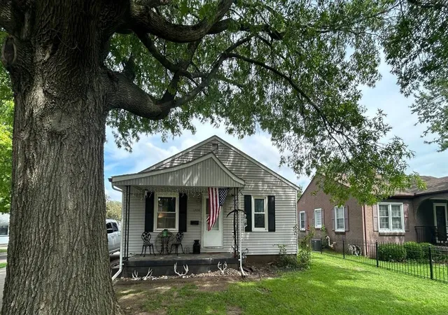1st image of 1200 S 10th St, Pekin, IL 61554 | MLS# 12693792