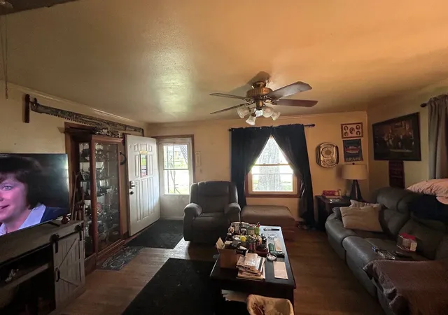 12th image of 1200 S 10th St, Pekin, IL 61554 | MLS# 12693792