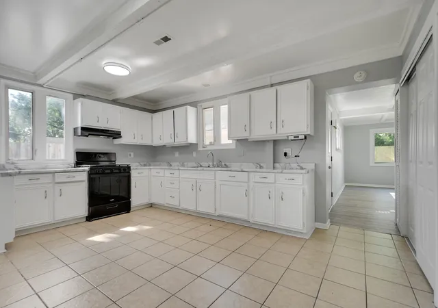 5th image of 55 Apple Ln, Park Forest, IL 60466 | MLS# 12693854