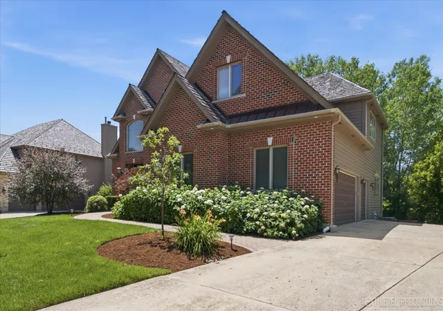 Homes for sale in South Elgin, IL | 632 Waters Edge Dr, South Elgin, IL 60177 | MLS# 12693888