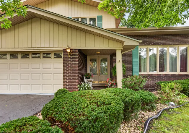3rd image of 13030 S Cypress Ln, Palos Heights, IL 60463 | MLS# 12693900
