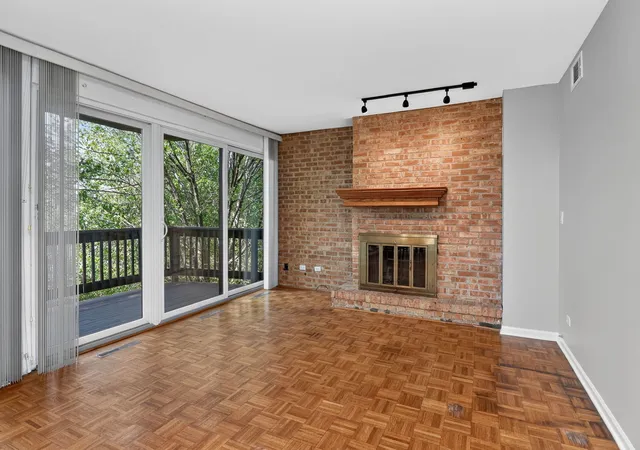 Listing Photo 3 - Condo for sale in building located at 5542 E Lake Dr, Lisle, IL 60532 - Unit #74D