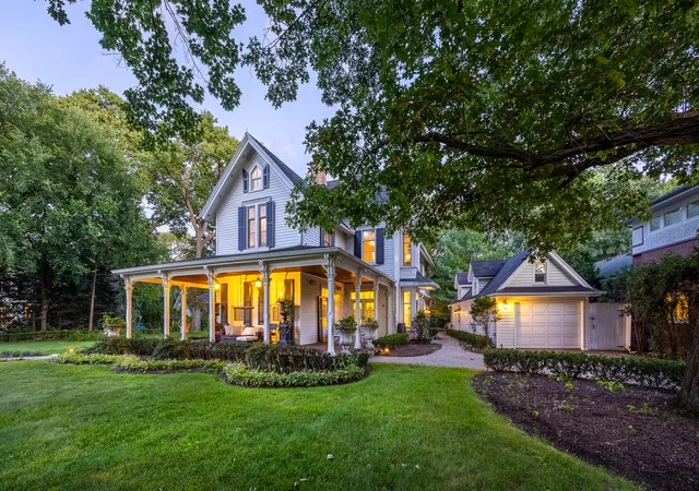 Photo 4 of Single family home for sale at 201 Scottswood Rd, Riverside, IL 60546 | MLS# 12693921 | Listing updated on 2026-07-08