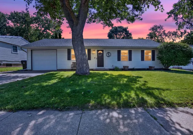 Photo 1 of Single family home for sale at 1307 Dogwood Ln, Bloomington, IL 61704 | MLS# 12693923 | Listing updated on 2026-09-13