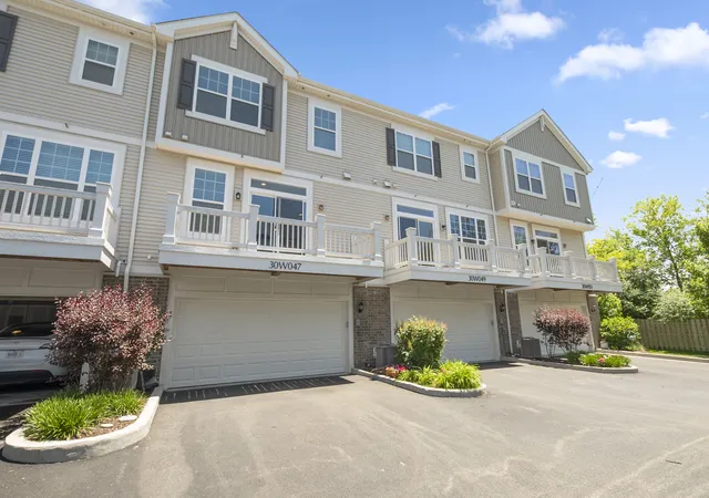 2nd image of 30w047 Brayman Ct, Warrenville, IL 60563 | MLS# 12693943