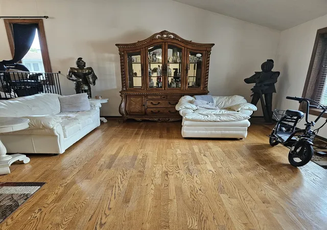 Photo 4 of Single family home for sale at 9157 S 83rd Court, Hickory Hills, IL 60457 | MLS# 12693945 | Listing updated on 2026-09-13