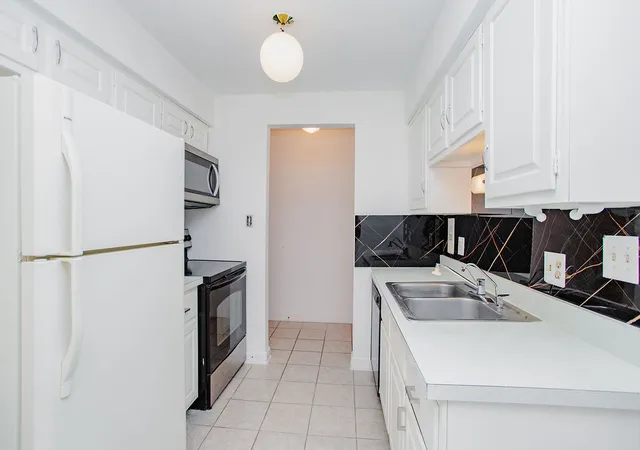 Photo 3 of Condo for sale at 6135 W 94th Street #B1, Oak Lawn, IL 60453 | MLS# 12693964 | Listing updated on 2026-09-21
