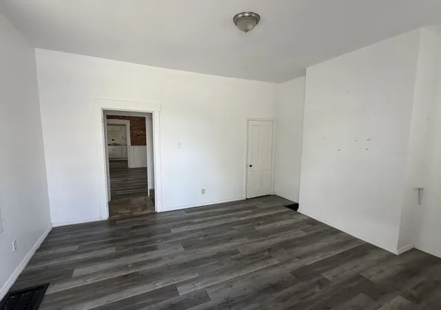 Photo 4 of Single family home for sale at 431 North 5th St, Quincy, IL 62301 | MLS# 12694025 | Listing updated on 2026-09-04