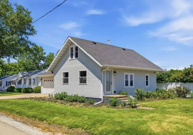 3rd image of 301 N Yates St, Alpha, IL 61413 | MLS# 12694026