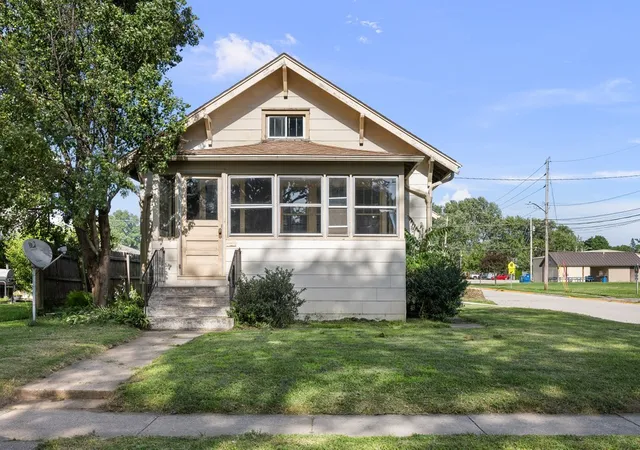 2nd image of 437 12th St, Silvis, IL 61282 | MLS# 12694035